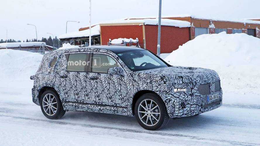 2020 Mercedes GLB spy photo