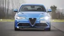 Alfa Romeo Giulia vs Alfa Romeo Stelvio drag yarışı