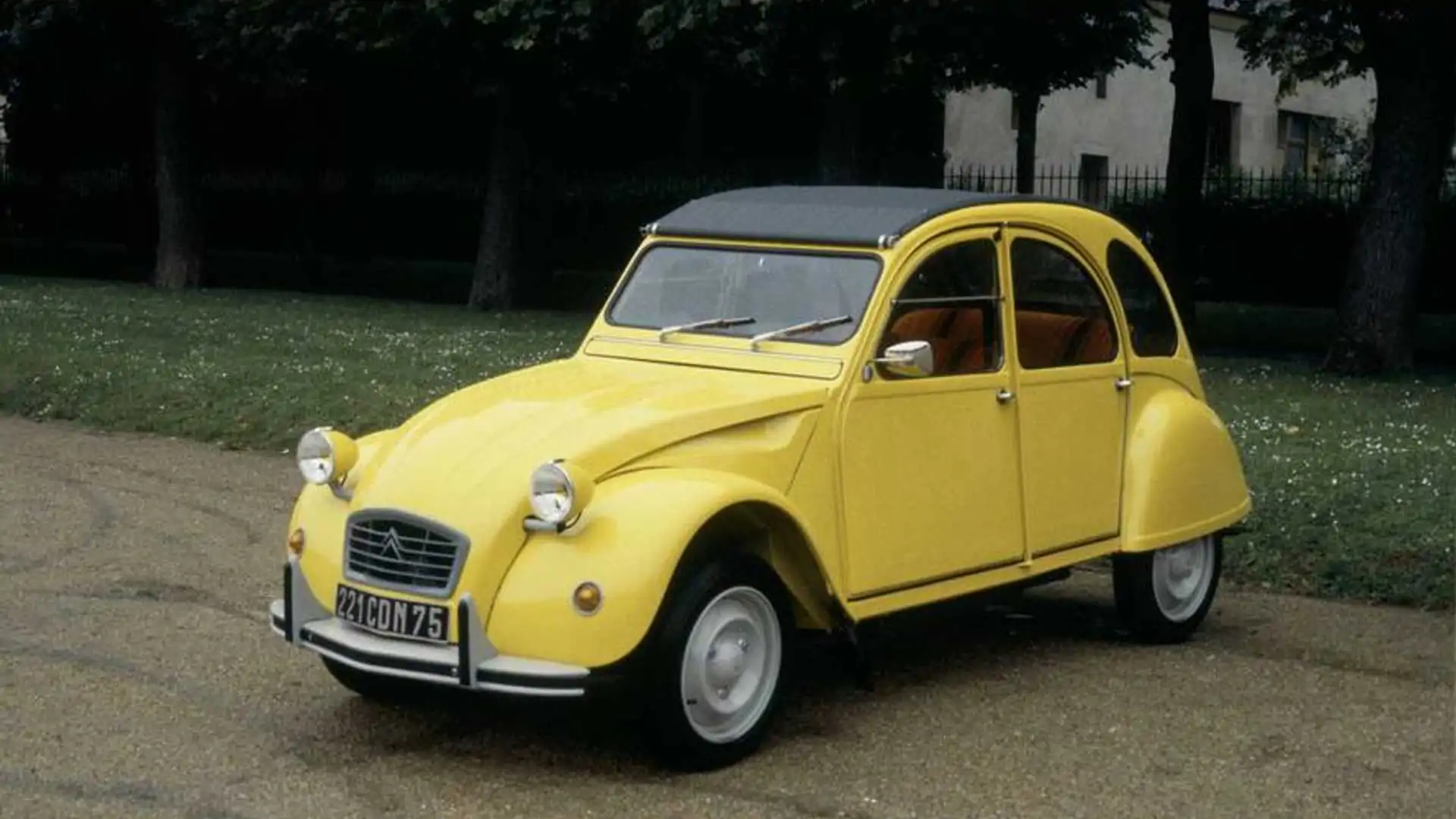TBT Motor1.com - Os 70 anos do Citroën 2CV, o 