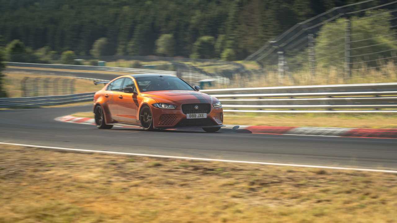 Jaguar Project 8 batte il record del Nurburgring