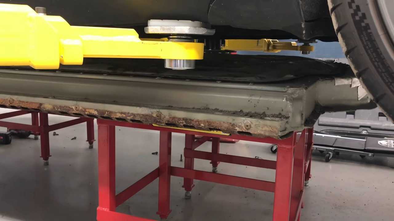 Harness-Eating Rats Make Model S Stop On The Road