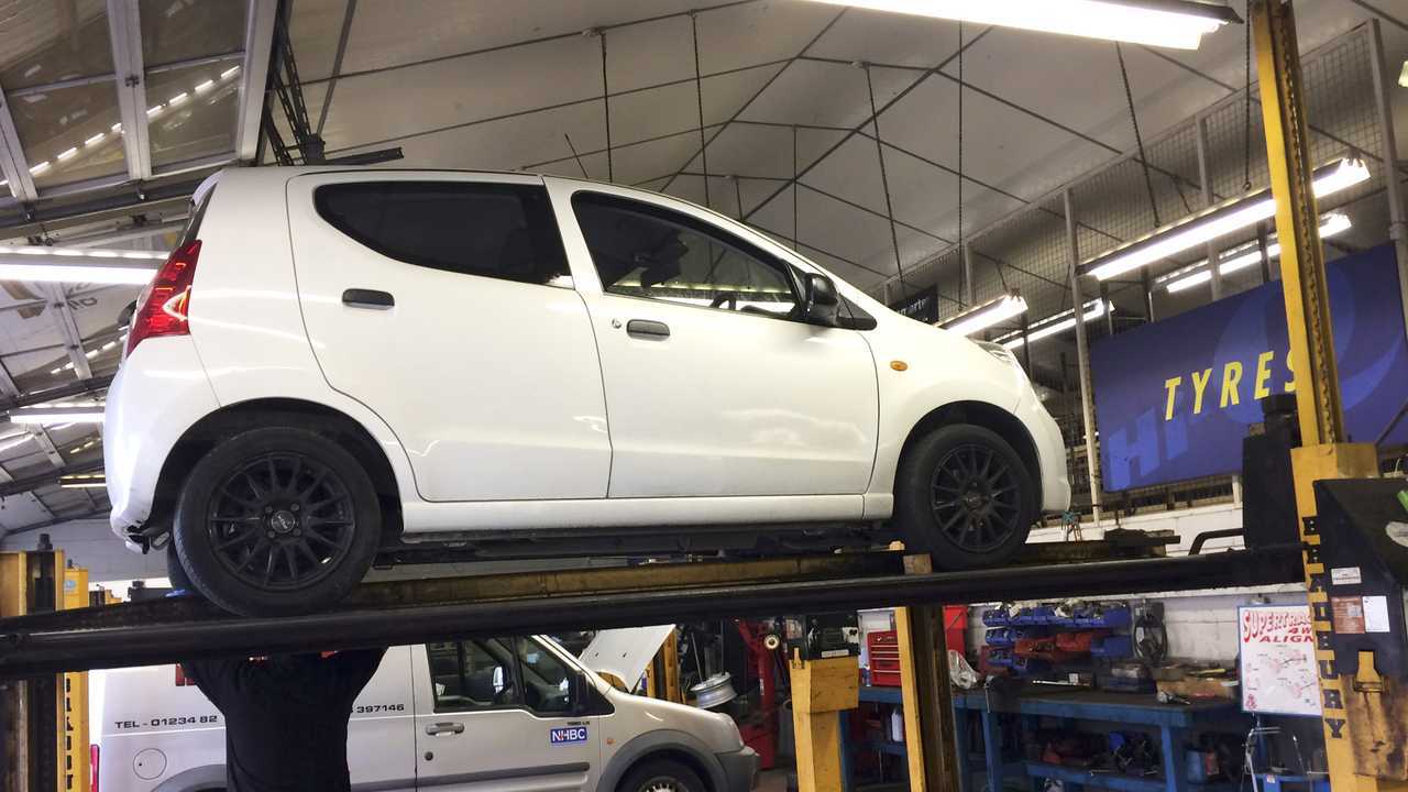 Vehicle tire and exhaust repair center Bedfordshire