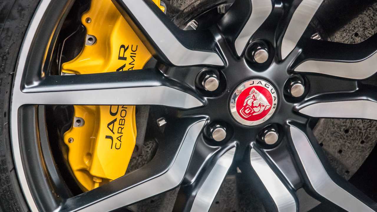Jaguar F-type SVR