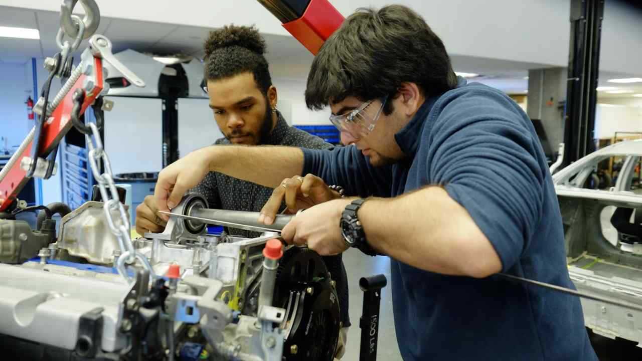 Clemson Üniversitesi Öğrencilerinin Geliştirdiği Hibrit Honda Civic Yarış Aracı