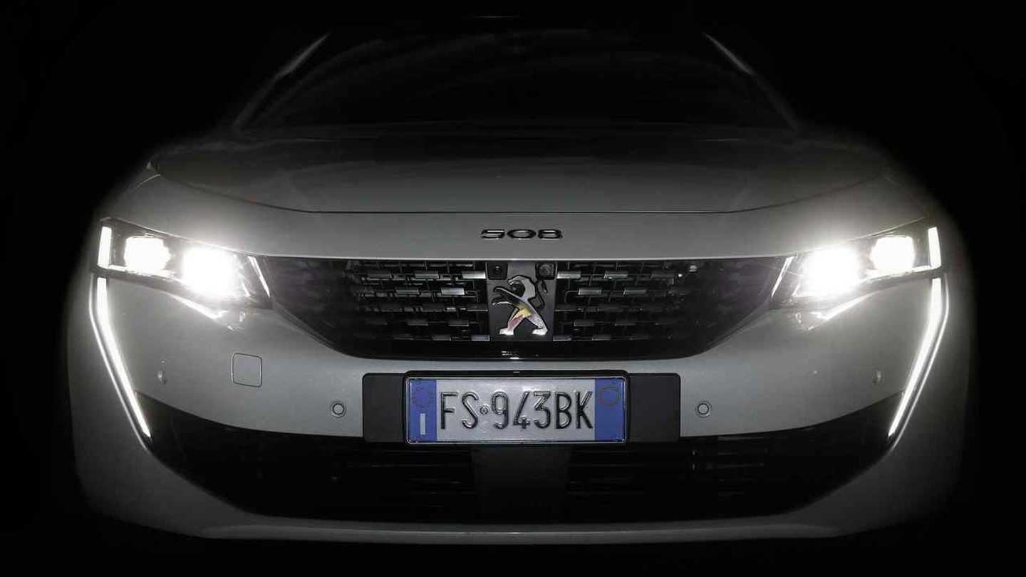 Peugeot 508, "Night Vision" un amico per la notte
