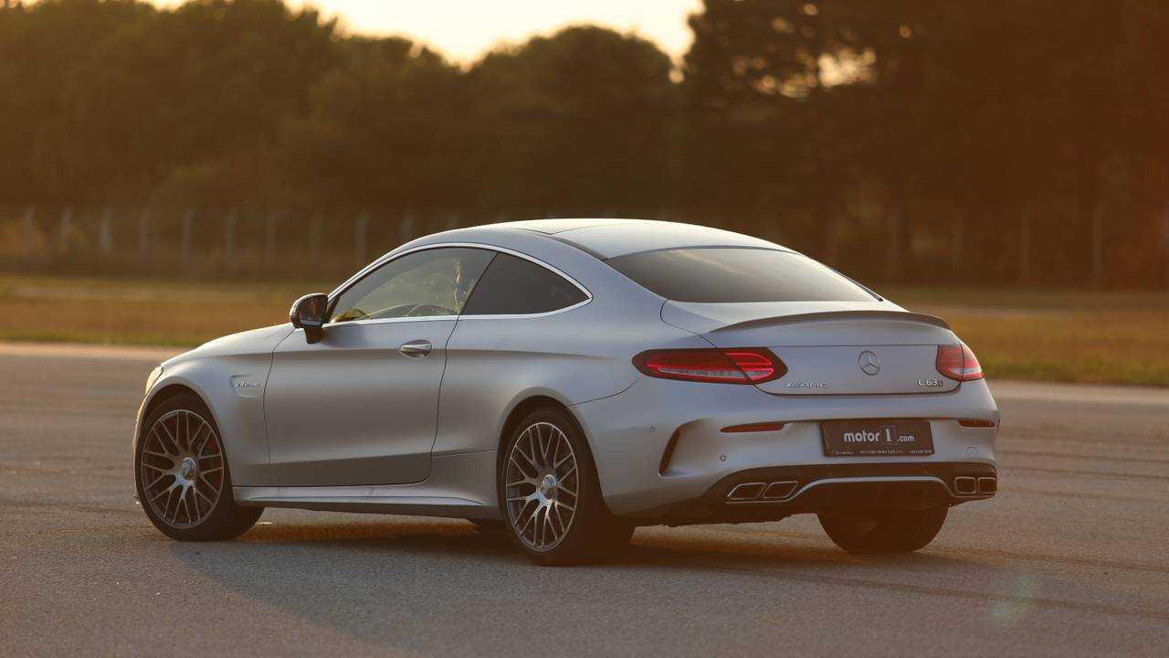 Mercedes-AMG C63S Coupe vs Alfa Romeo Giulia QV