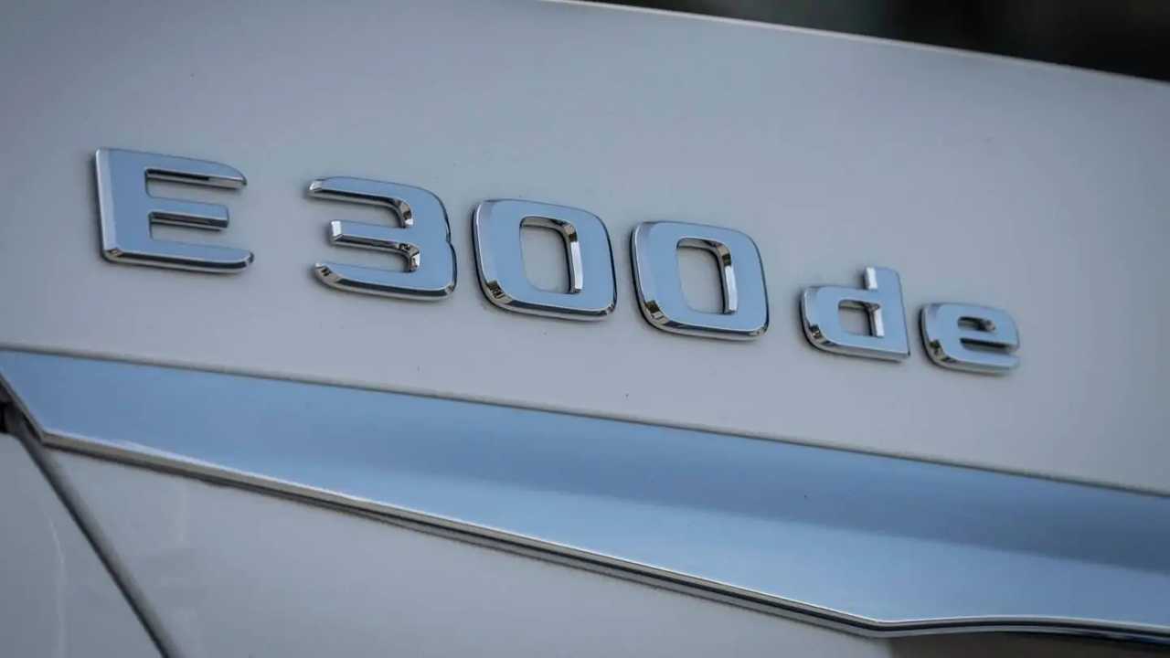 Mercedes E 300 de Saloon