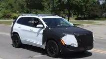 2018 Jeep Cherokee spy photo