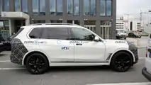 2023 BMW X7 facelift new spy photo (side view)