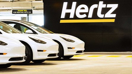 Tom Brady apresenta o Tesla Model 3 da Hertz