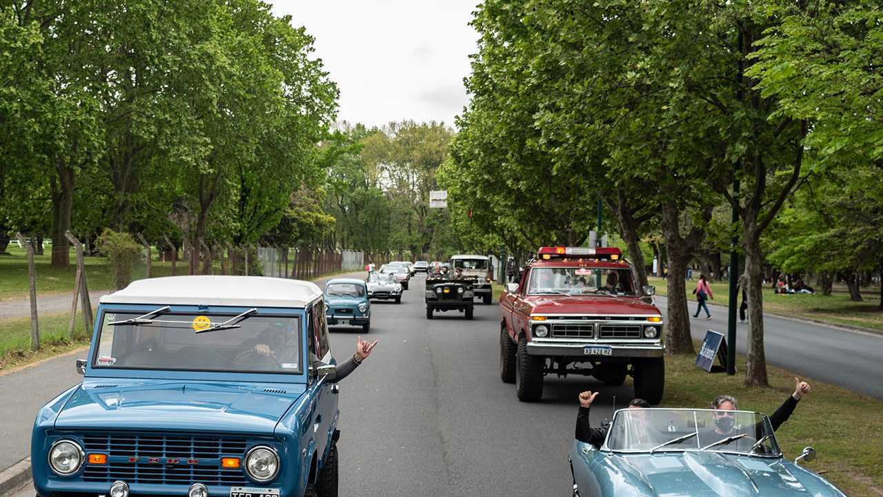 Supermarket Run 2021: el desfile de los muscle-cars