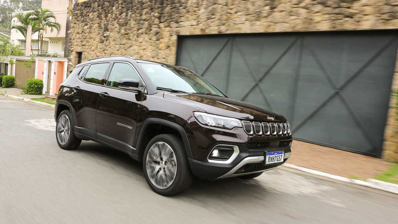 Dianteira em movimento do Jeep Compass Limited TD350 2022
