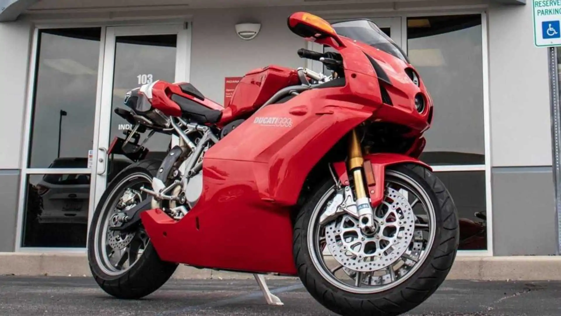 Ducati（ミニカー）のフリマアイテム一覧 Ducati 999 1:18 Ruben Xaus