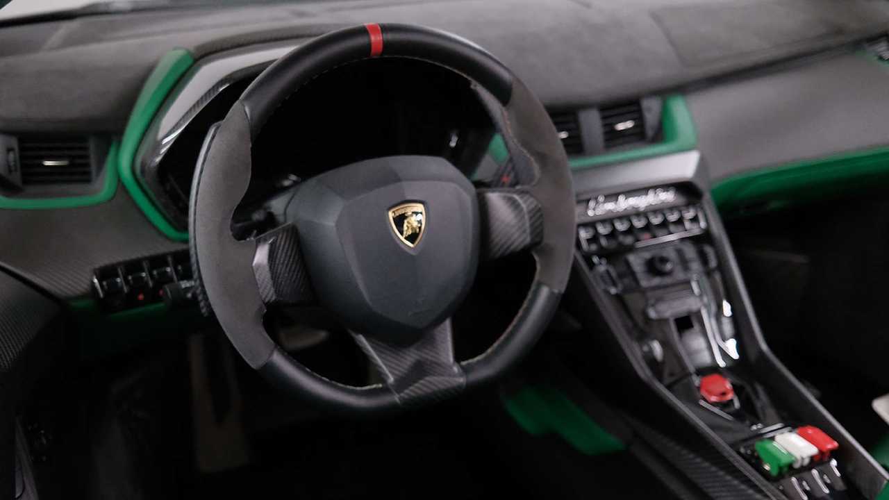 Lamborghini Veneno Roadster