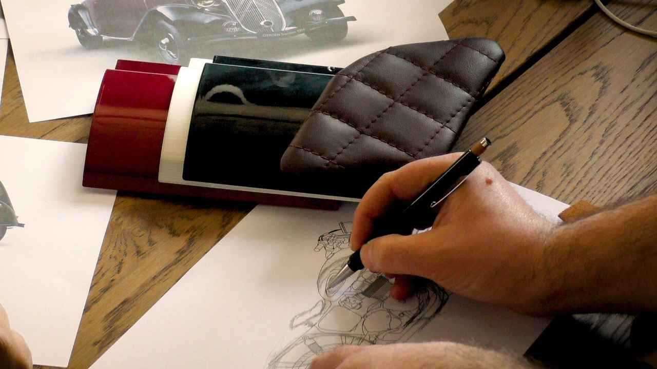 Une moto spéciale pour les 70 ans de la Citroën 2CV