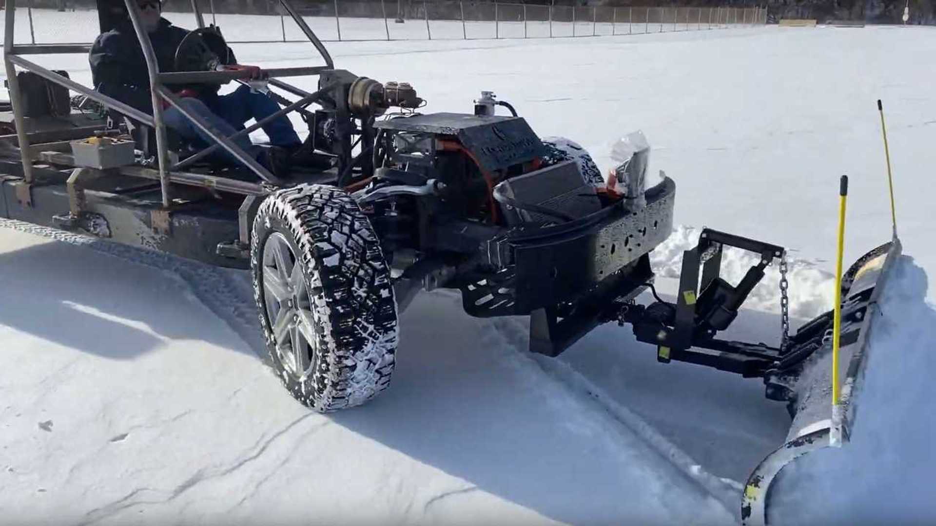Watch This 4Wheel Drive Electric Pickup Truck Plow Snow