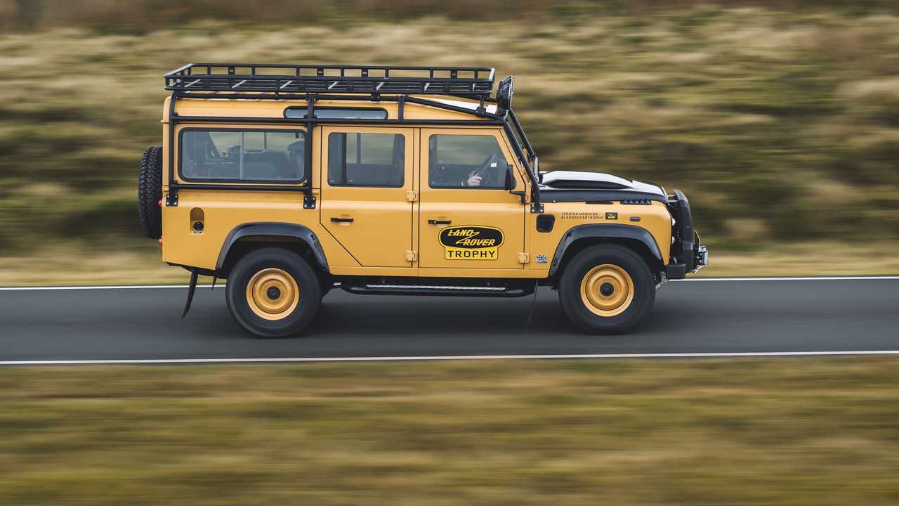 Land Rover Defender Works V8 Trophy 2021
