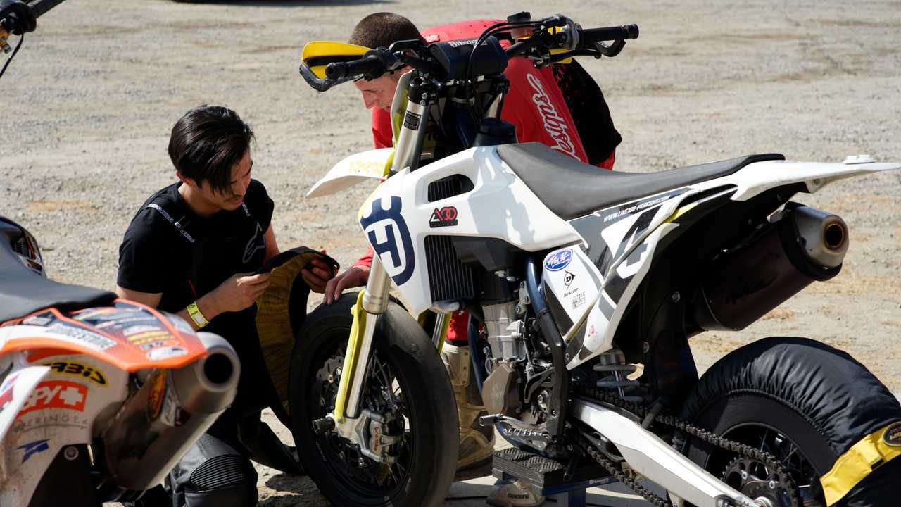 Live 100 Percent Supermoto School - Tire Warmers
