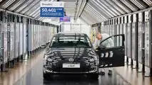 Phasing out the Volkswagen e-Golf at the Transparent Factory in Dresden