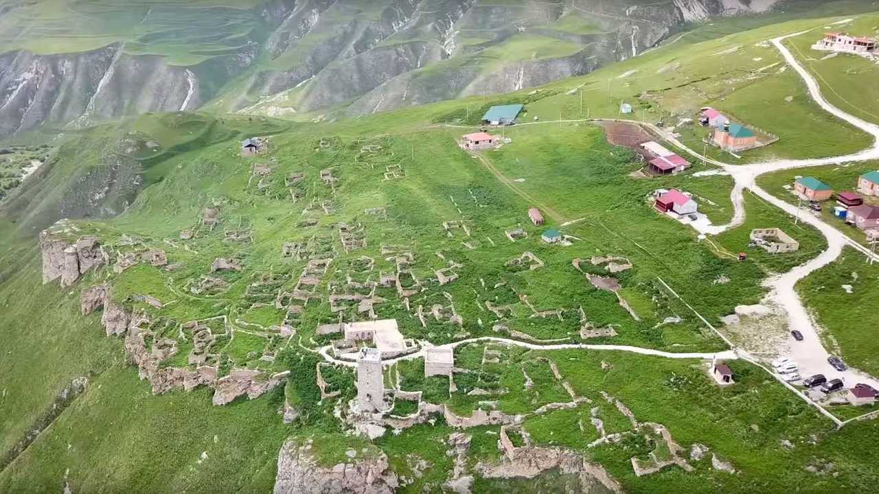 Nissan X-Trail & Nissan Qashqai on Caucasus