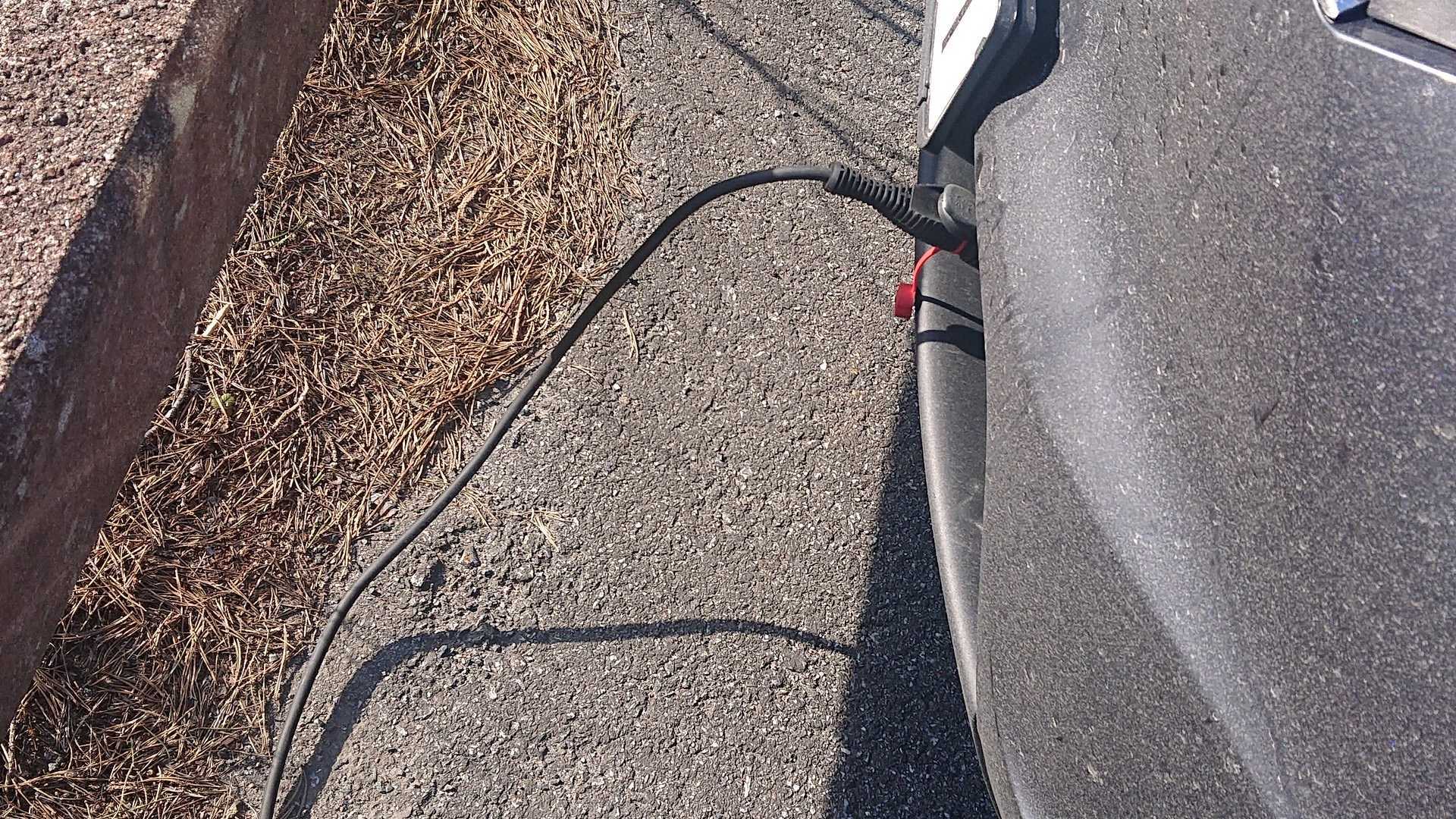 Engine Heater Helps Extend Tesla Model X Range In Sweden