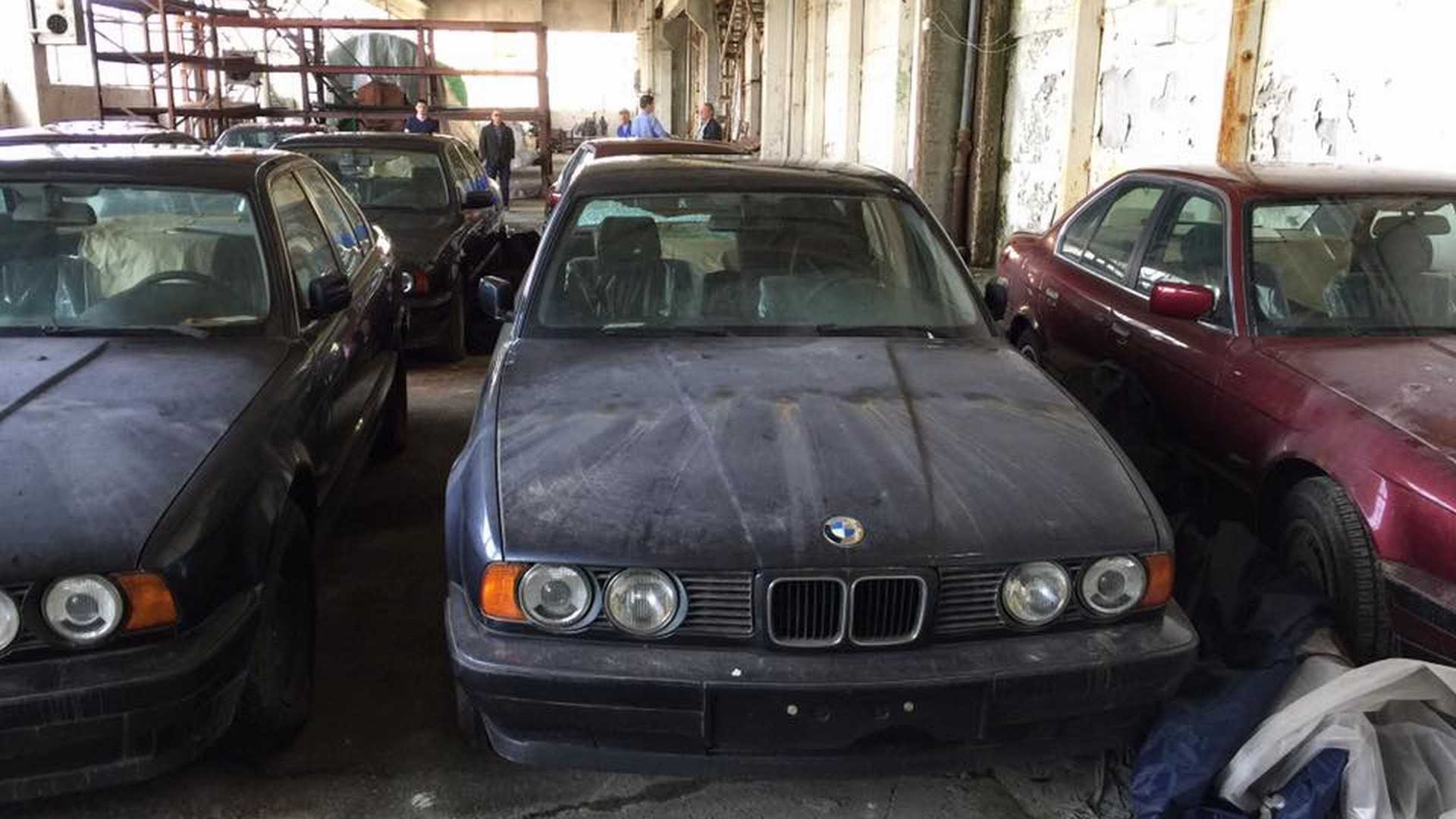 ["Brand new BMW 5 Series (E34) discovered in Bulgaria"]