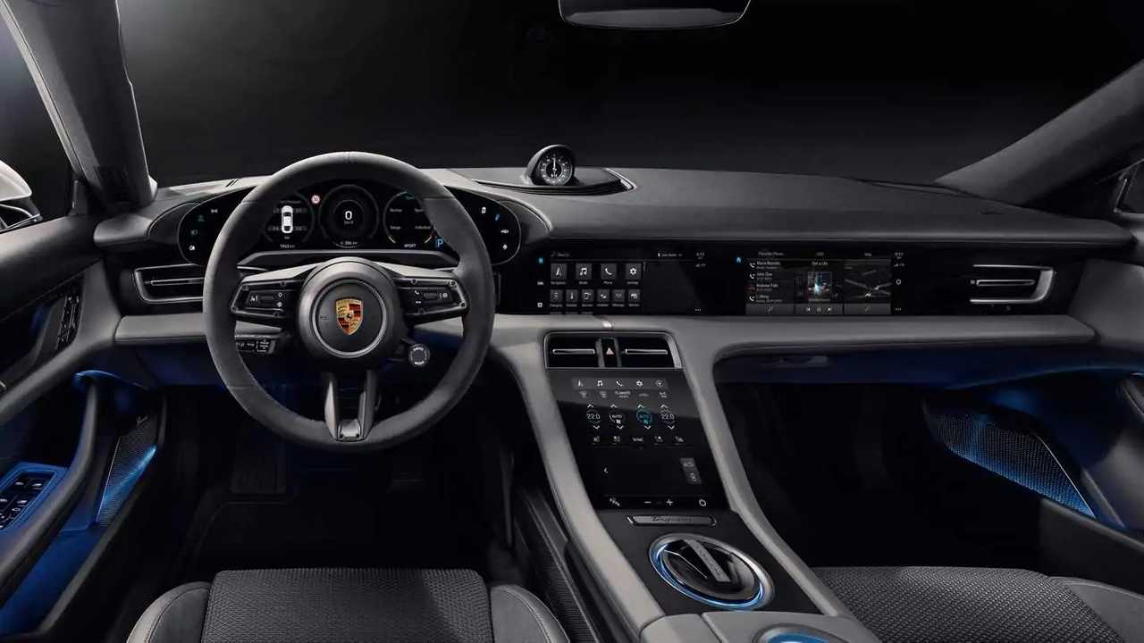Porsche Taycan, gli interni