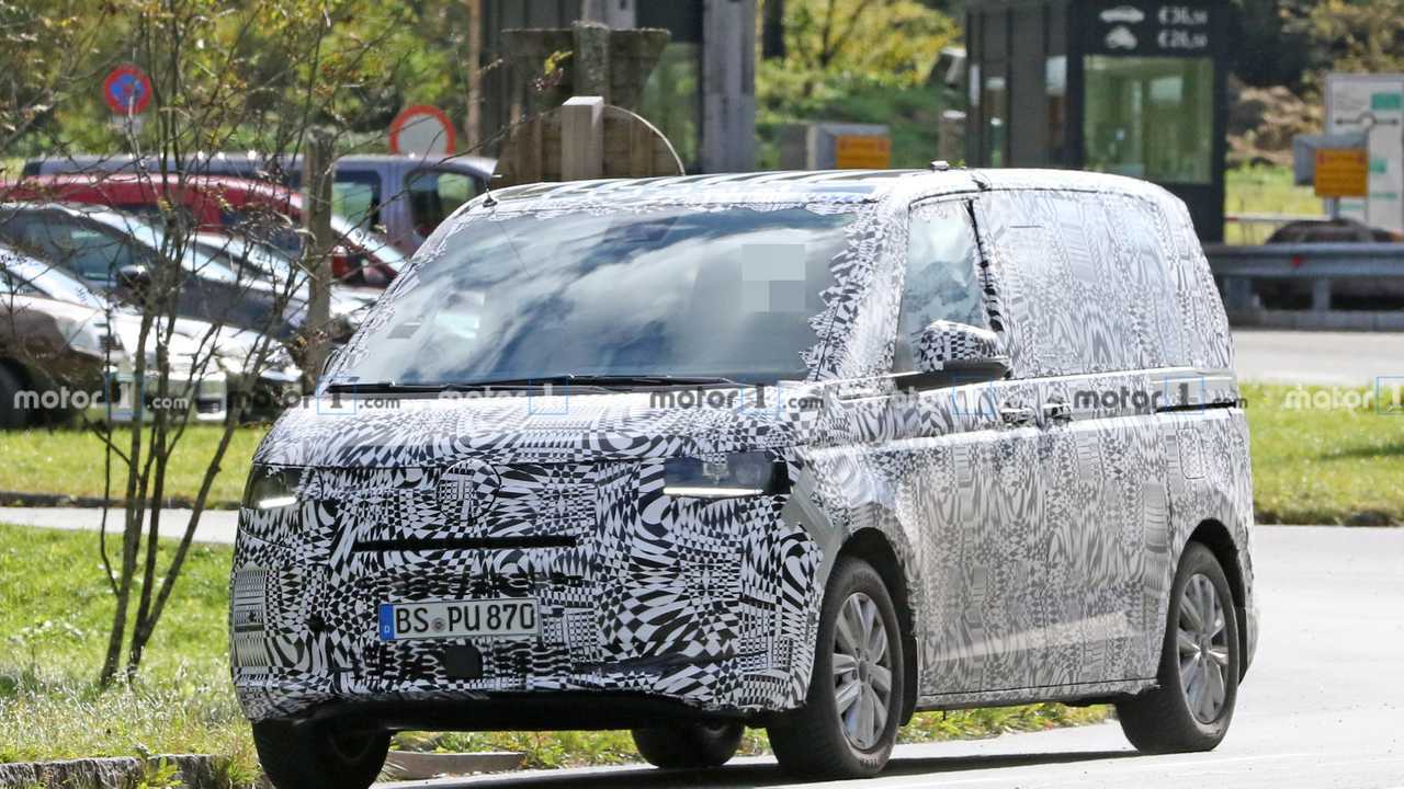 Volkswagen T7 - Transporter Spy Photo