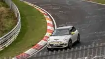 MINI Electric Nürburgring’de frensiz tur attı