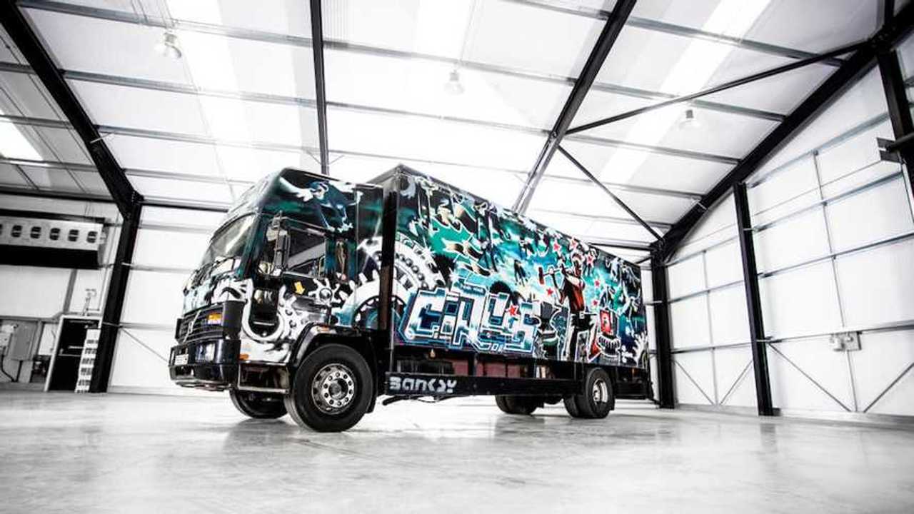 Volvo FL6 by Bansky