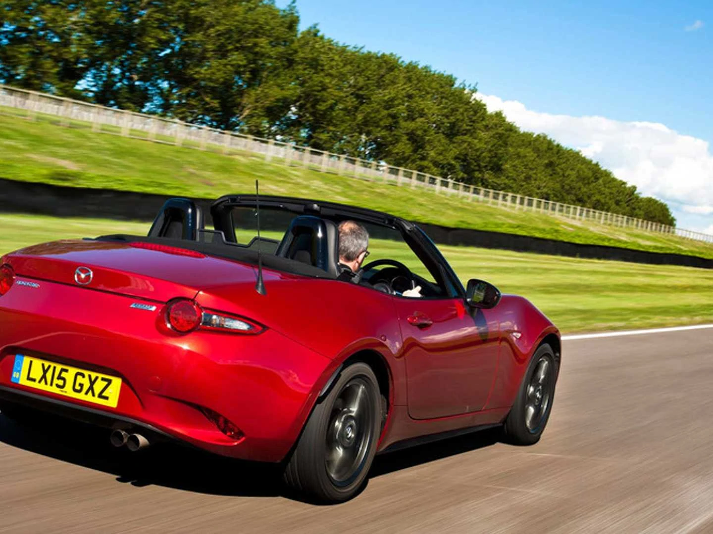 2017-mazda-mx-5.webp