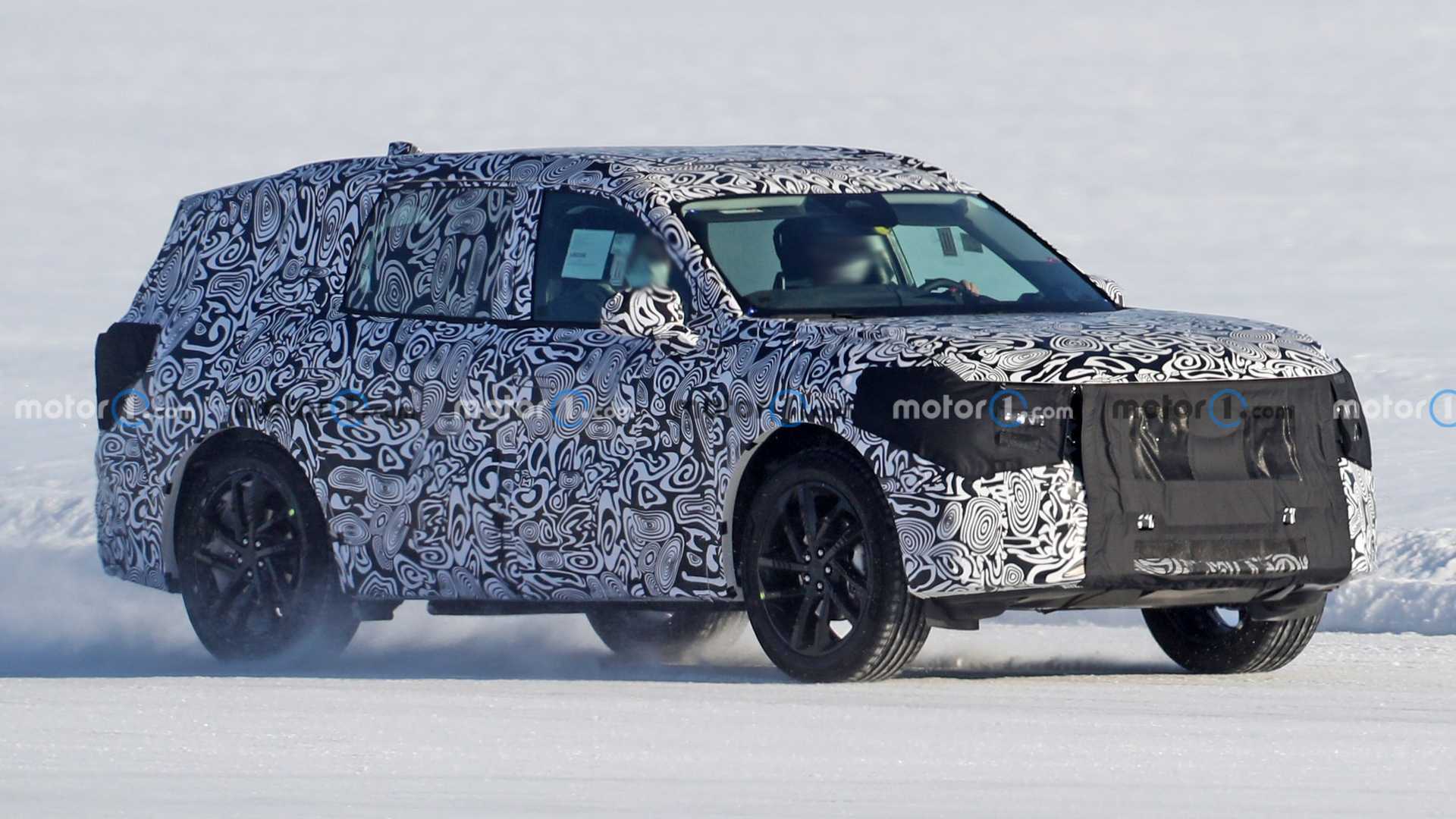 Ford está probando un nuevo SUV cuadrado, ¿podría ser el Fusion Active?