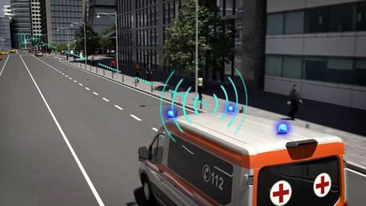 Ford Connected Traffic Light Technology, la tecnologia di sicurezza per i mezzi da soccorso