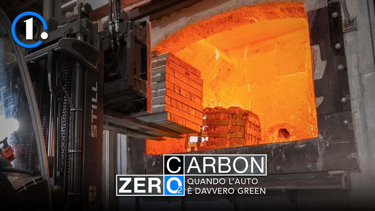 Ecco come le case auto tagliano la CO2 lavorando metalli