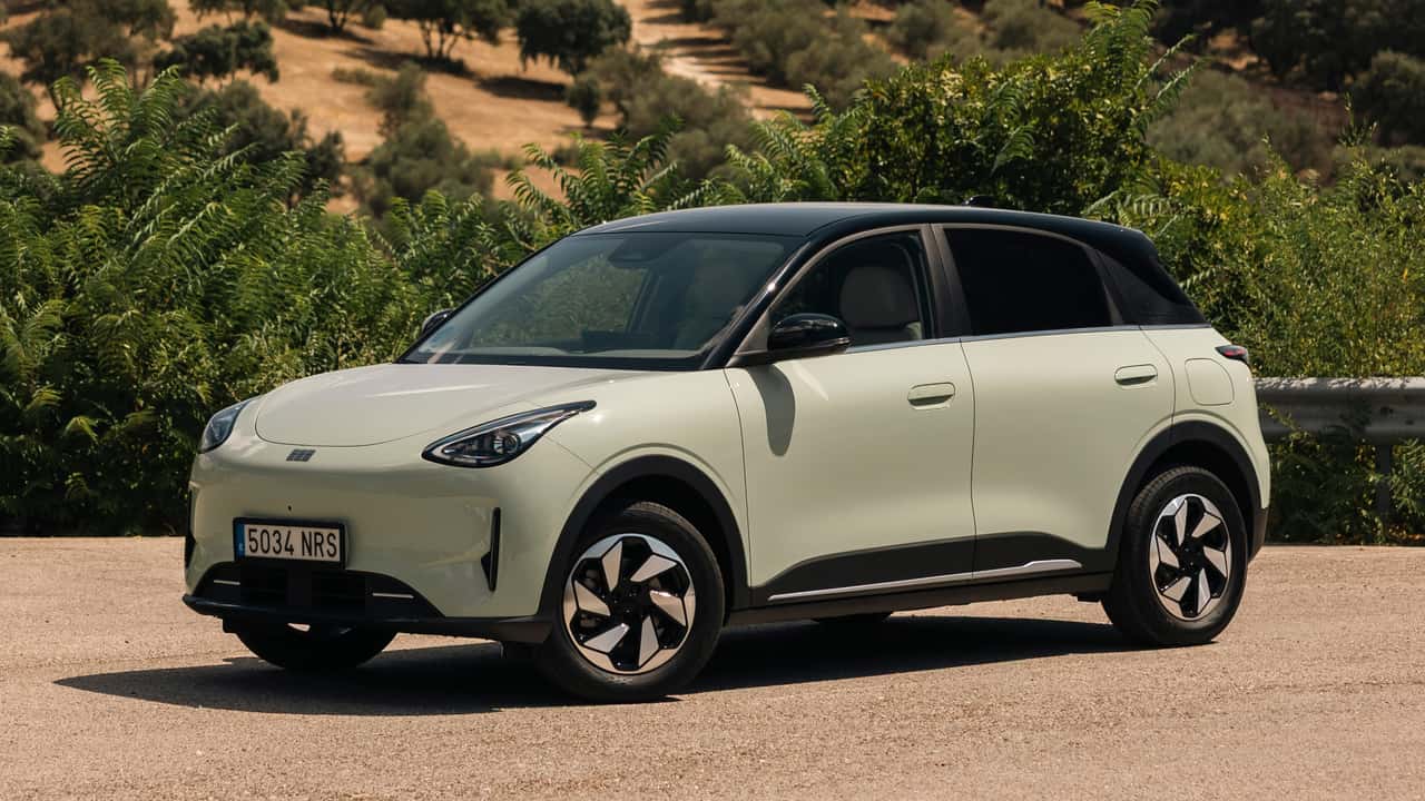 Geely E2