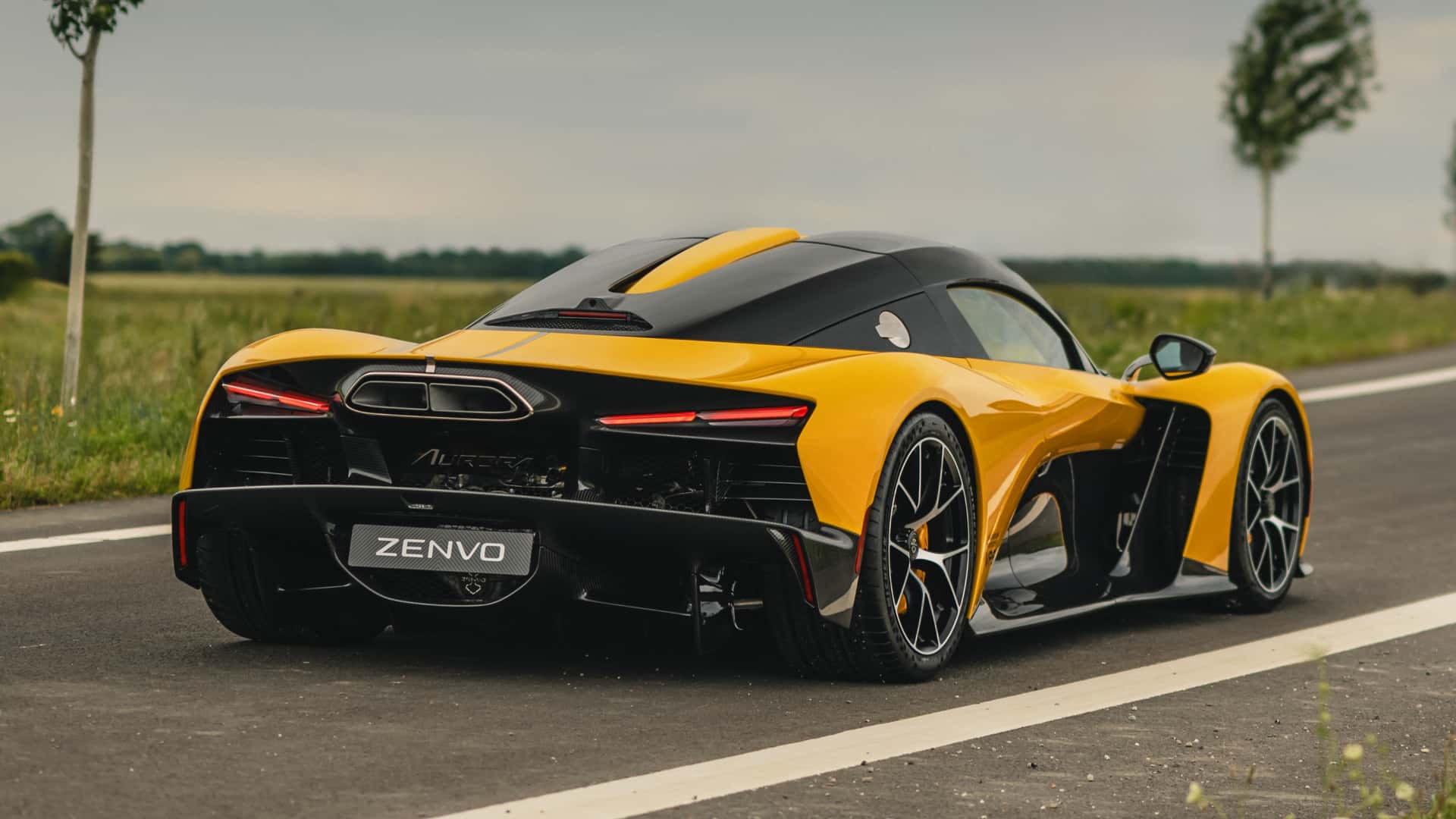 https://cdn.motor1.com/images/mgl/3WENQj/s1/zenvo-aurora-tur.jpg