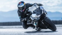 The 675SR-R marks CFMoto's entry into the middleweight sportbike segment. 