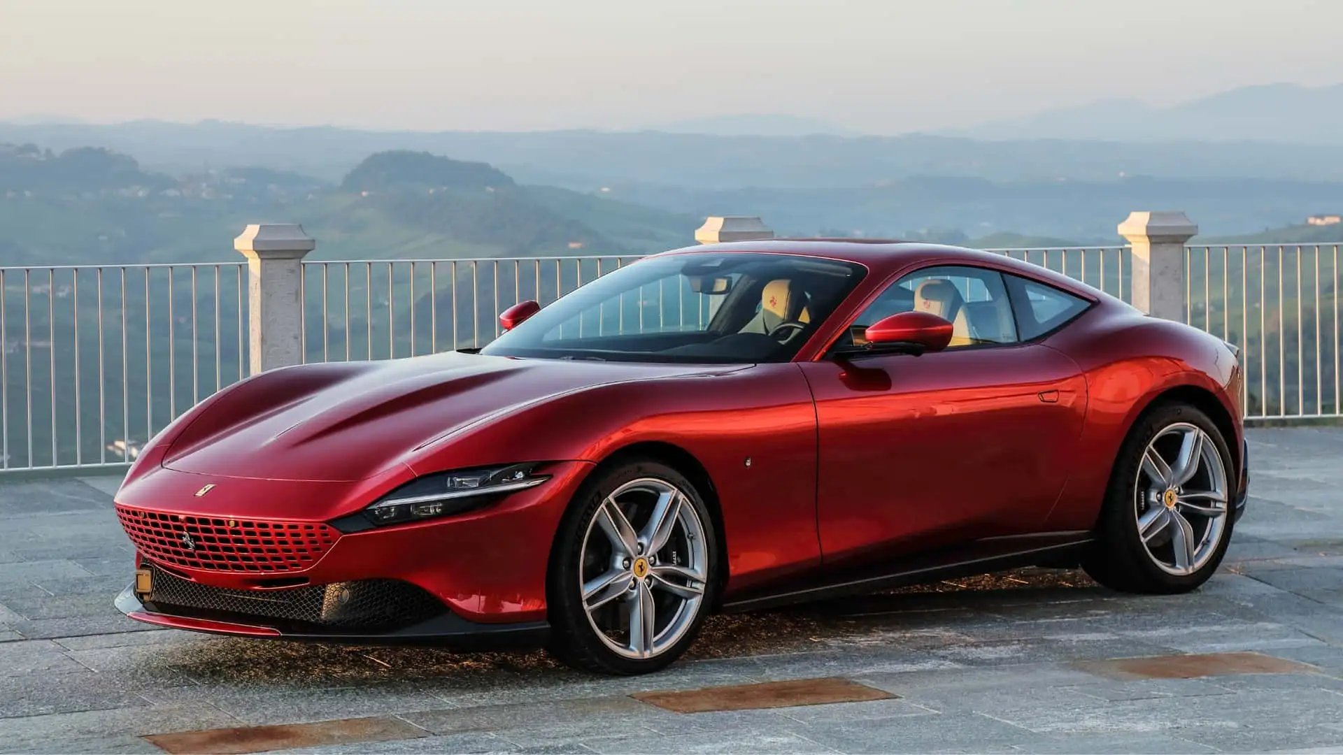 https://cdn.motor1.com/images/mgl/3WEjrX/s1/ferrari-roma.webp