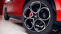 Alfa Romeo Stelvio con Carbon-Performance-Paket (2026)