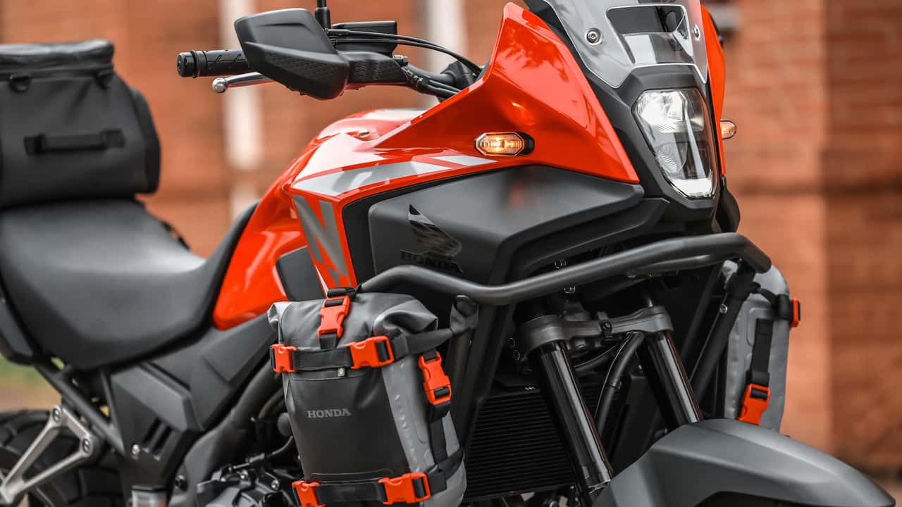 Honda NX500 muda para 2027 para seguir competitiva entre as aventureiras médias