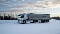 FOTO - Mercedes eActros: test al Circolo Polare