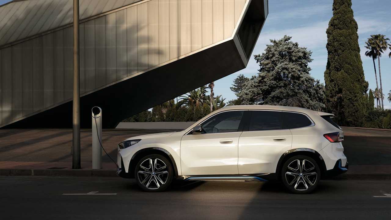 BMWiX