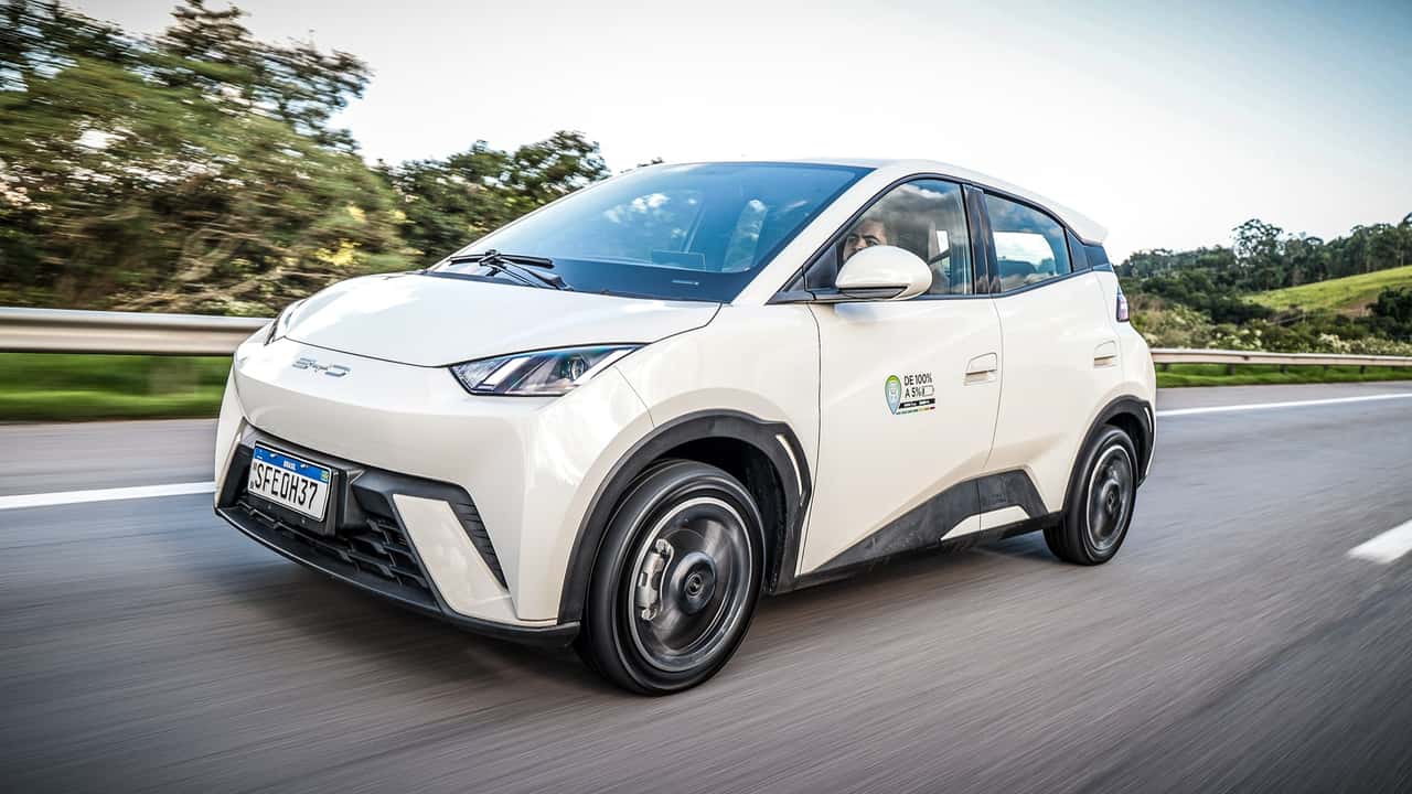 Carro elétrico no Brasil emite metade do chinês, mostra estudo da Anfavea