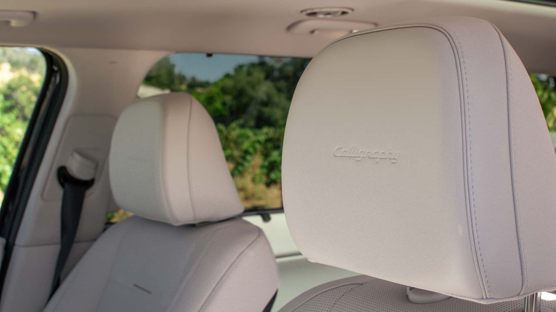 https://cdn.motor1.com/images/mgl/3WYML6/s1/2026-hyundai-palisade-review.jpg