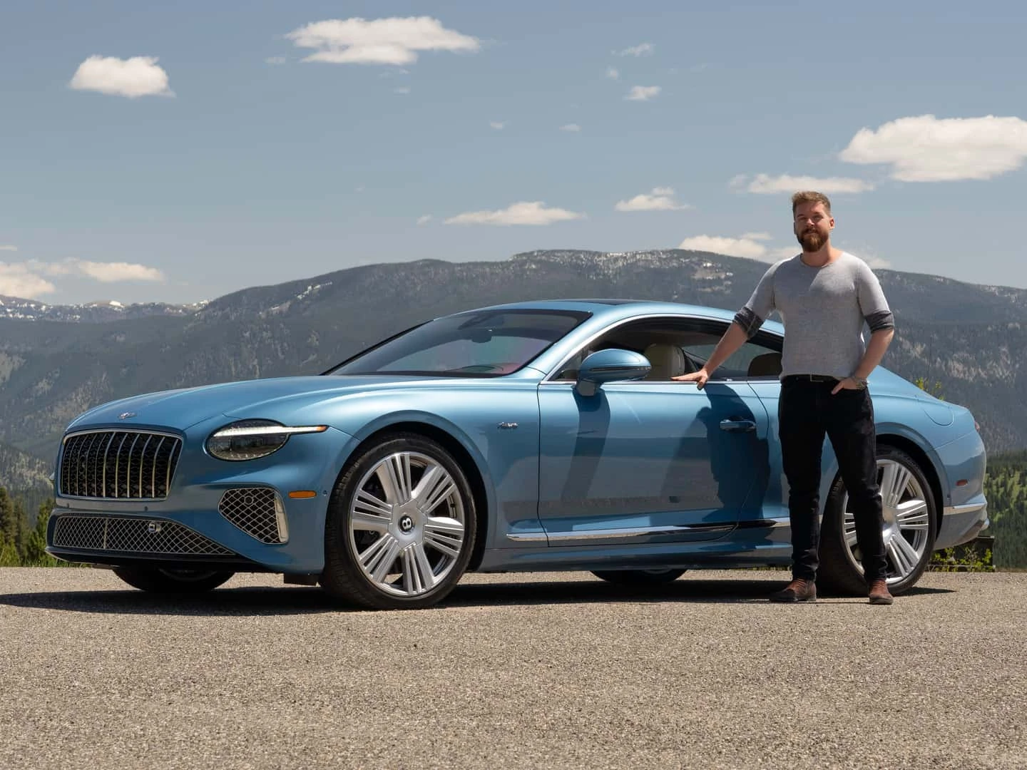 Bentley Continental GT (2025)  l'essai : Que vaut le "petit" V8 hybride de  680 ch ?