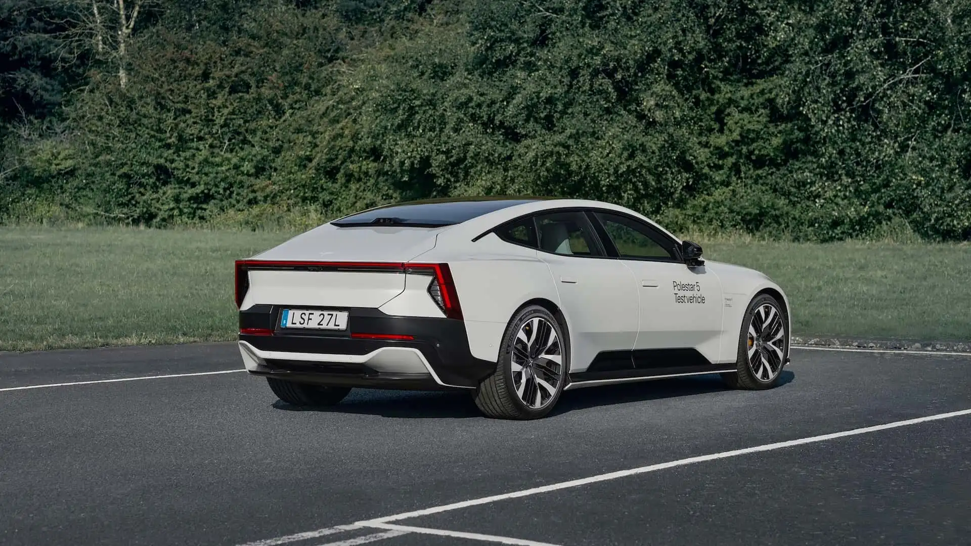 https://cdn.motor1.com/images/mgl/3Wm1xL/s1/2026-polestar-5.webp