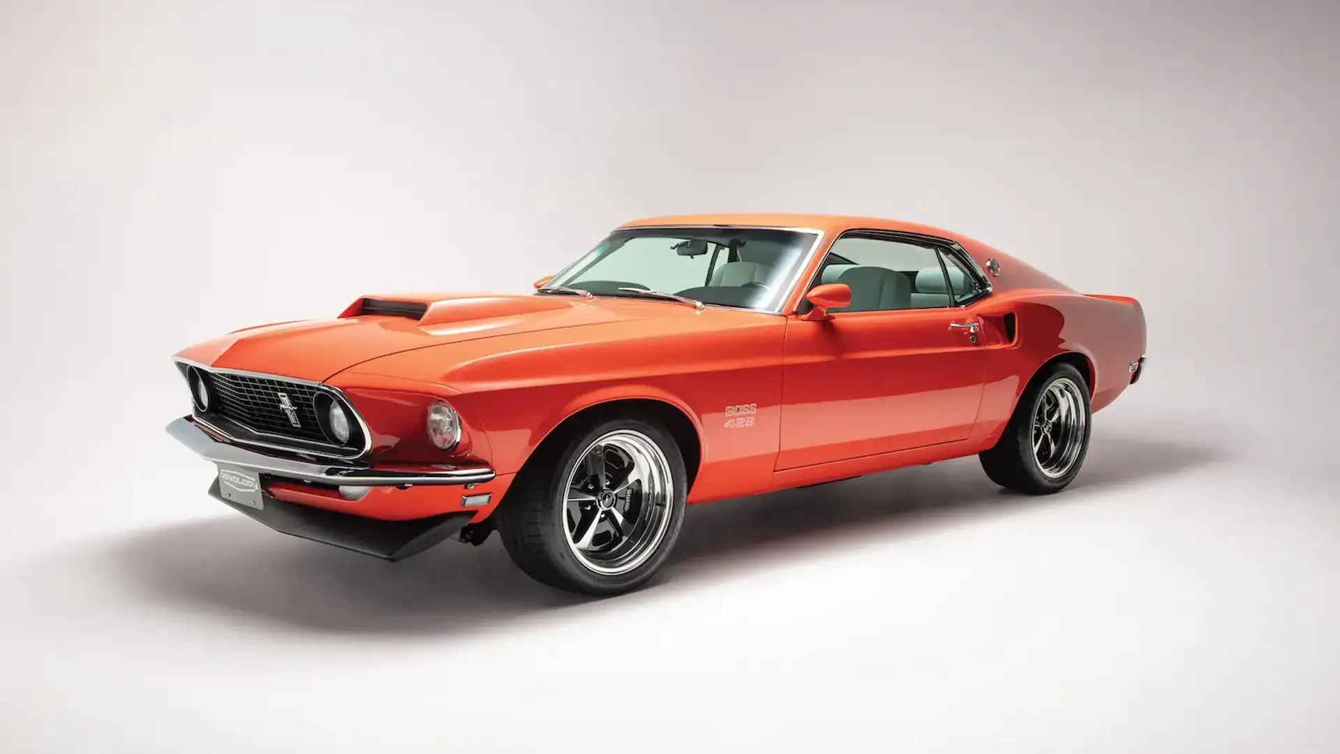 Bu Mustang Boss 429, sıradan bir restomod değil!