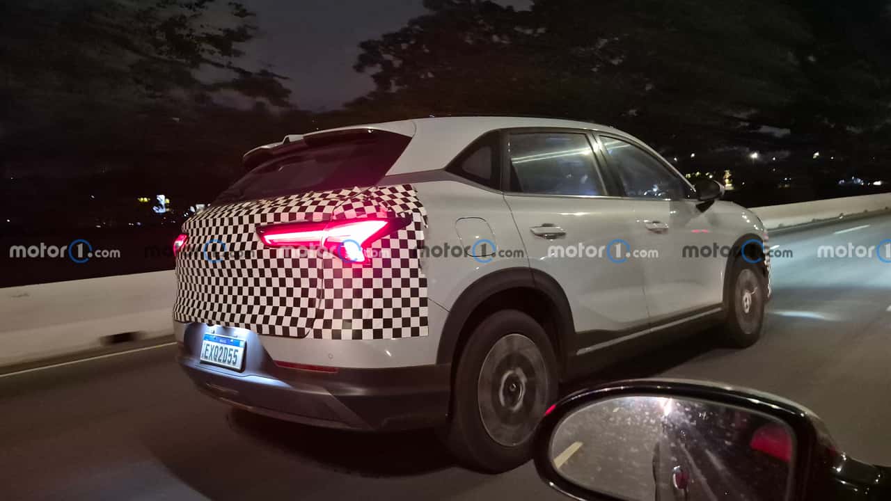 Chevrolet Captiva PHEV é flagrado no Brasil; veja o que sabemos