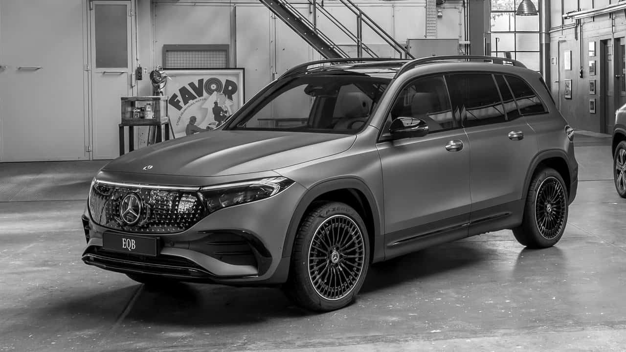Mercedes EQB (Schwarzweiß)
