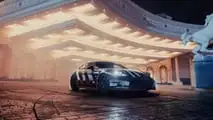 La Mercedes-AMG GT Coupé 4 porte con Brad Pitt e George Russell